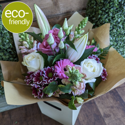 Hello - Eco-friendly - Say <b>Hello<.b> in style with this fabulous contemporary bouquet!