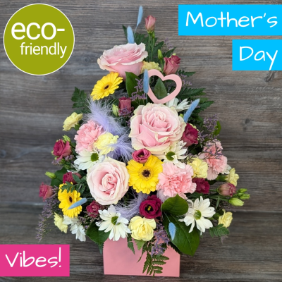 The Floral Box: Mother's Day Vibes! | Pastel & Dried Flowers - The Floral Box: Mother's Day Vibes! Pastel flowers & dried blooms, front-facing design. Eco-friendly boxed gift. Order a unique Mother's Day gift!